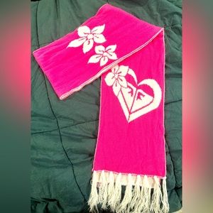 Roxy brand scarf
